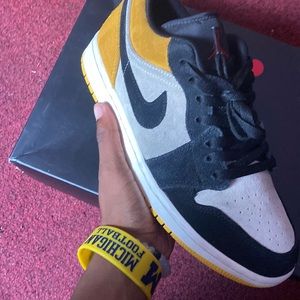 Jordan 1 Low |  Sail University Gold Black